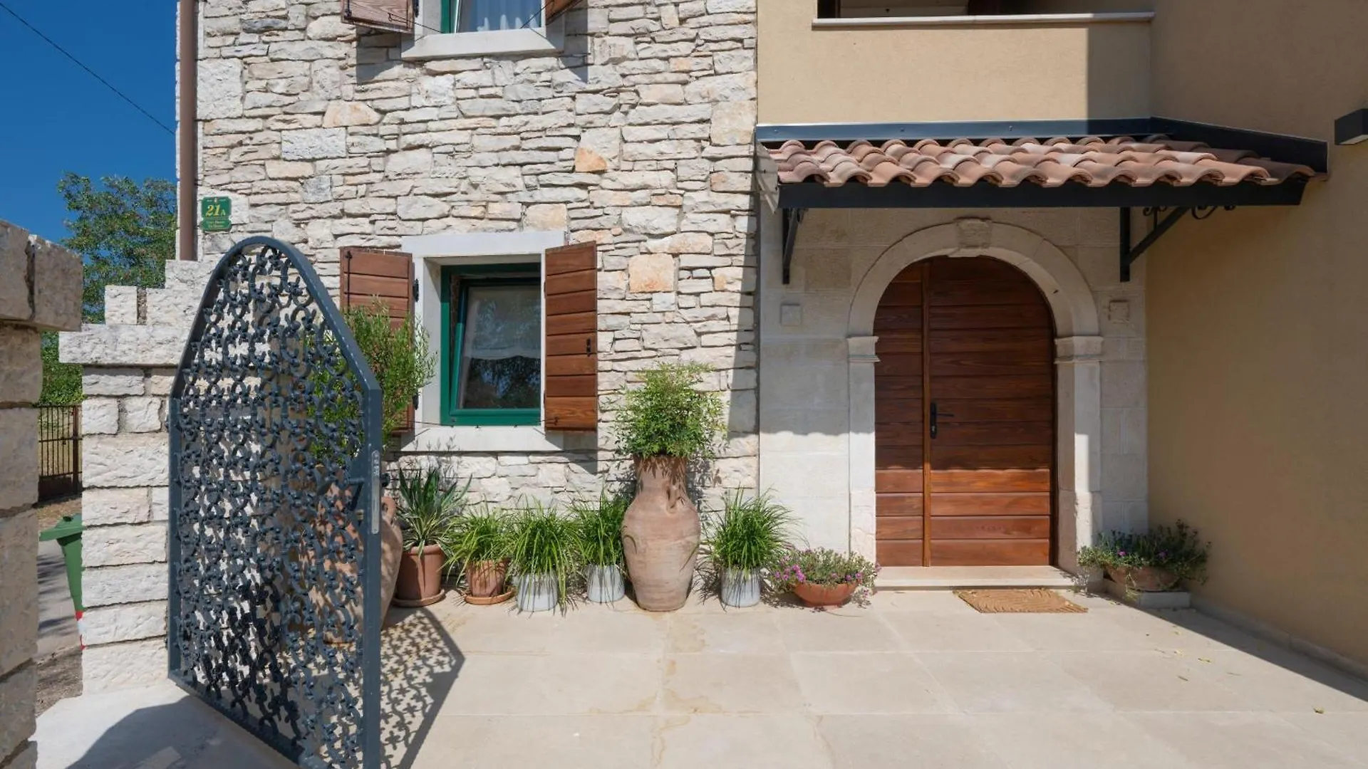 Luxury Villa Casa Nova With Wellness And Game Room Bale